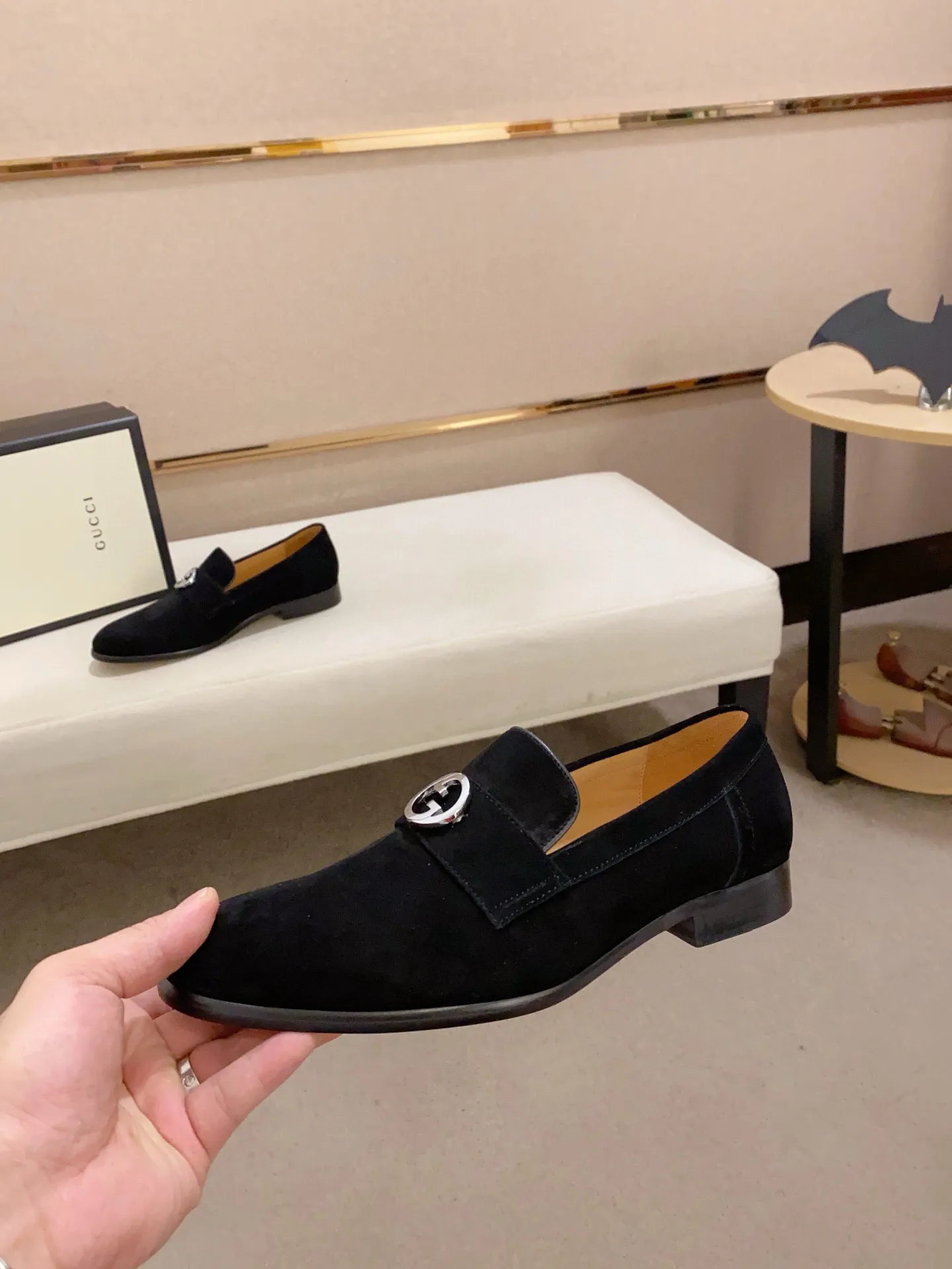 Men's shoes 💰: 520💰 (GUCCI) new series ss hot new products 💢 💠 Casual leather shoes 👞, first layer of cowhide, upper hardware buckles and logo on the sides of the shoe, brand logo on the insole and sole 💠 💎Upper: 100% cowhide 💎Inner: cowhide/100% 💎Feet: cowhide/100% 💎Sole: rubber/100% 💎SIZE: 38 39 40 41 42 43 44 Can be customized 45